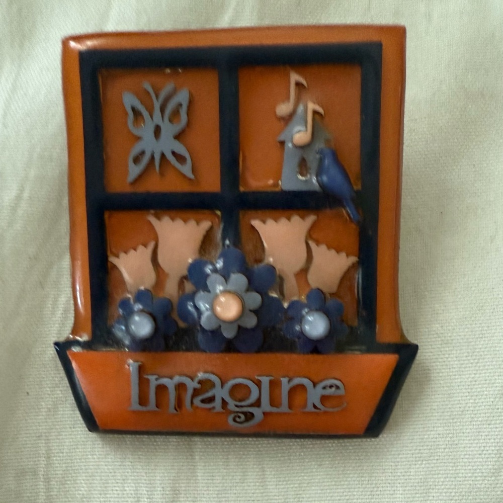 Lucinda window flower box brooch 'Imagine'